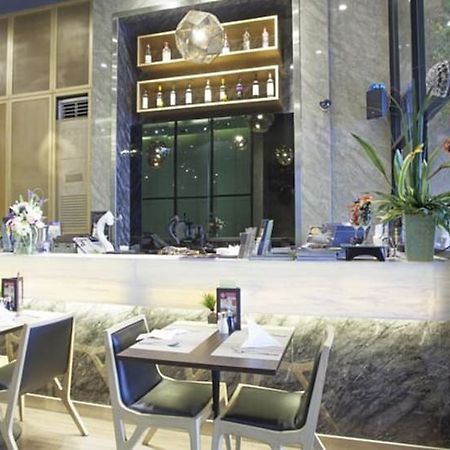 V Residence Serviced Apartment Бангкок Екстер'єр фото